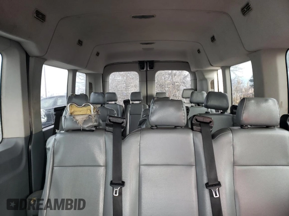 2017 Ford Transit XL z VIN 1FBAX2CM1HKA49433, wystawiony jako Copart lot #83585154 z przebiegiem 85 131 mil mil oraz Czysty tytuł • Clean title. Historia ofert i sprzedaży dostępna na DreamBid. Obrazek 10.