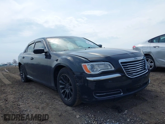 2014 Chrysler 300 z VIN 2C3CCAAG5EH160193, wystawiony jako IAAI lot #42010377 z przebiegiem 166 380 mil mil oraz . Historia ofert i sprzedaży dostępna na DreamBid. Obrazek 1.