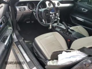 2020 Ford Mustang EcoBoost z VIN 1FATP8UH9L5137734, wystawiony jako Copart lot #52444625 z przebiegiem 59 980 mil mil oraz Szkoda całkowita • Salvage title. Historia ofert i sprzedaży dostępna na DreamBid. Obrazek 8.