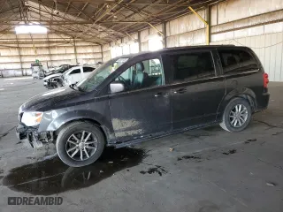 2018 Dodge Grand Caravan SXT with VIN 2C4RDGCG0JR327079, listed as a Copart auction lot 45591785 with 151,385 mi miles and Salvage Title. Bid and sale history available at carsss.com. Image 1.