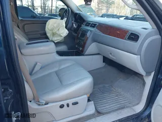 2007 Chevrolet Silverado 1500 LTZ with VIN 2GCEK13M471506806, listed as a IAAI auction lot 41578407 with 155,506 mi miles. Bid and sale history available at carsss.com. Image 5.