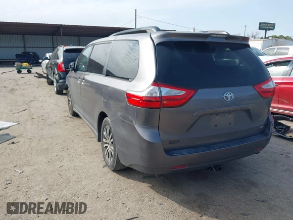 2018 Toyota Sienna XLE Auto Access Seat with VIN 5TDYZ3DC3JS951774, listed as a IAAI auction lot 41567595 with 160,197 mi miles. Bid and sale history available at carsss.com. Image 3.