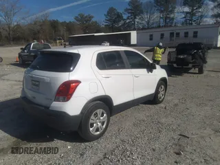 2015 Chevrolet Trax LS with VIN KL7CJKSB6FB085330, listed as a IAAI auction lot 41650191 with 81,830 mi miles. Bid and sale history available at carsss.com. Image 4.