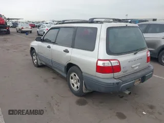 2001 Subaru Forester L with VIN JF1SF63521H766175, listed as a IAAI auction lot 41192998 with 173,532 mi miles. Bid and sale history available at carsss.com. Image 3.