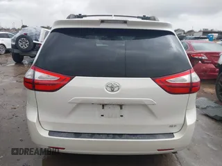 2018 Toyota Sienna XLE Auto Access Seat with VIN 5TDYZ3DC8JS906460, listed as a IAAI auction lot 41468064 with 87,750 mi miles. Bid and sale history available at carsss.com. Image 16.
