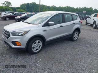 2019 Ford Escape S с VIN 1FMCU0F7XKUA86477, выставлен на аукционе IAAI как лот 42497551 с пробегом 17 985 миль миль и . История ставок и продаж доступна на DreamBid. Изображение 2.