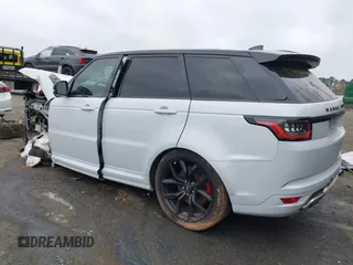 2022 Land Rover Range Rover Sport SVR z VIN SALWZ2RE8NA799627, wystawiony jako IAAI lot #41951653 z przebiegiem 29 265 mil mil oraz . Historia ofert i sprzedaży dostępna na DreamBid. Obrazek 3.