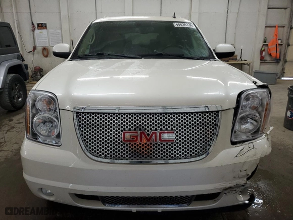 2009 GMC Yukon XL Denali with VIN 1GKFK06289R252170, listed as a Copart auction lot 68834134 with NaN miles and Salvage Title. Bid and sale history available at carsss.com. Image 5.