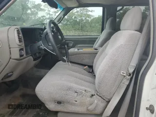 1997 GMC Suburban with VIN 1GKEC16R9VJ728883, listed as a Copart auction lot 52104265 with 246,816 mi miles and Salvage Title. Bid and sale history available at carsss.com. Image 7.