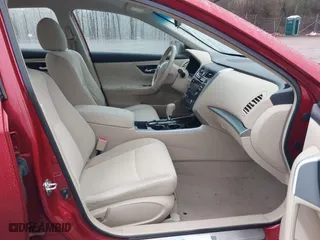 2013 Nissan Altima 2.5 S with VIN 1N4AL3AP3DC258631, listed as a IAAI auction lot 41420646 with 99,035 mi miles. Bid and sale history available at carsss.com. Image 5.