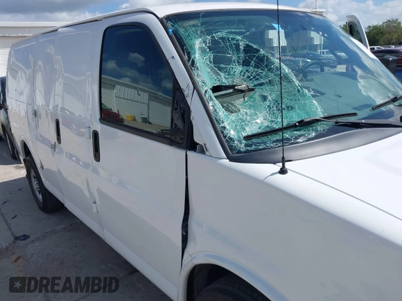2017 Chevrolet Express Cargo z VIN 1GCWGAFF0H1298823, wystawiony jako IAAI lot #41933843 z przebiegiem 75 213 mil mil oraz . Historia ofert i sprzedaży dostępna na DreamBid. Obrazek 6.