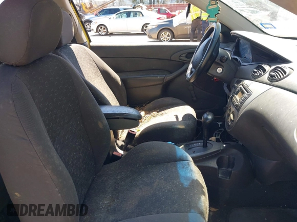 2004 Ford Focus ZX3 with VIN 3FAFP31304R109909, listed as a IAAI auction lot 41847840 with 111,341 mi miles and . Bid and sale history available at carsss.com. Image 5.