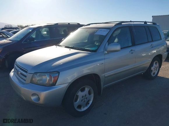 2005 Toyota Highlander with VIN JTEDP21A350050152, listed as a IAAI auction lot 41673415 with 195,221 mi miles. Bid and sale history available at carsss.com. Image 2.