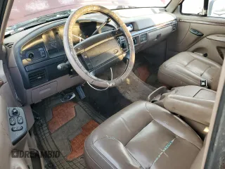 1996 Ford Bronco XL z VIN 1FMEU15N6TLA03097, wystawiony jako Copart lot #80449114 z przebiegiem 289 345 mil mil oraz Czysty tytuł • Clean title. Historia ofert i sprzedaży dostępna na DreamBid. Obrazek 8.