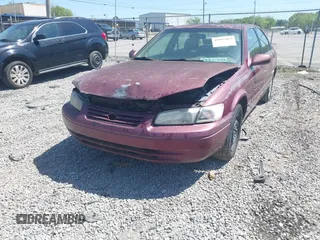 1997 Toyota Camry LE z VIN 4T1BG22K3VU016347, wystawiony jako IAAI lot #41985462 z przebiegiem 283 729 mil mil oraz . Historia ofert i sprzedaży dostępna na DreamBid. Obrazek 6.