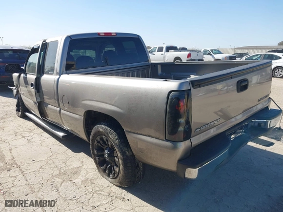 2001 Chevrolet Silverado 1500 LT with VIN 2GCEC19T111309806, listed as a IAAI auction lot 41217267 with 137,612 mi miles. Bid and sale history available at carsss.com. Image 3.