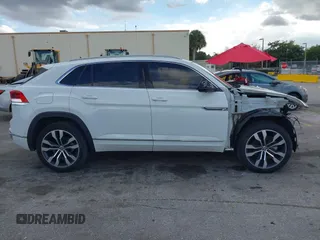 2021 Volkswagen Atlas SEL Premium R-Line with VIN 1V2FE2CA2MC206046, listed as a IAAI auction lot 41547596 with 13,805 mi miles and . Bid and sale history available at DreamBid. Image 13.