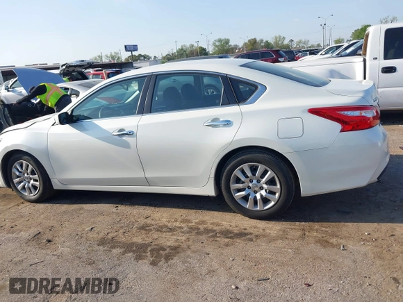 2016 Nissan Altima S z VIN 1N4AL3APXGC236145, wystawiony jako IAAI lot #41883454 z przebiegiem 47 167 mil mil oraz . Historia ofert i sprzedaży dostępna na DreamBid. Obrazek 14.