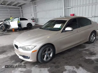 2013 BMW 3 Series 328i z VIN WBA3C1C51DK105056, wystawiony jako IAAI lot #42243999 z przebiegiem 92 659 mil mil oraz . Historia ofert i sprzedaży dostępna na DreamBid. Obrazek 2.