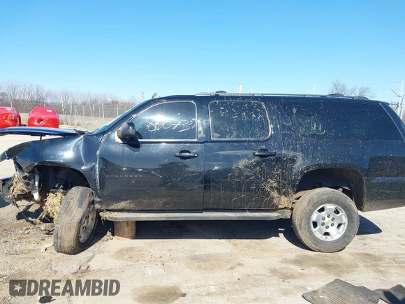 2011 Chevrolet Suburban LT with VIN 1GNSKJE30BR201074, listed as a IAAI auction lot 41986073 with 182,611 mi miles. Bid and sale history available at carsss.com. Image 14.