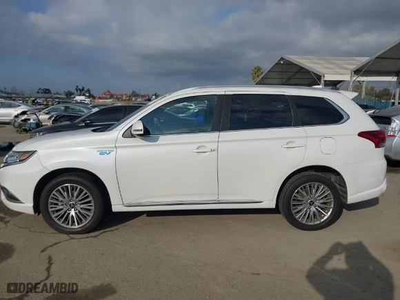 2019 Mitsubishi Outlander PHEV SEL with VIN JA4J24A51KZ044517, listed as a IAAI auction lot 41546023 with 170639 miles. Bid and sale history available at carsss.com. Image 14.