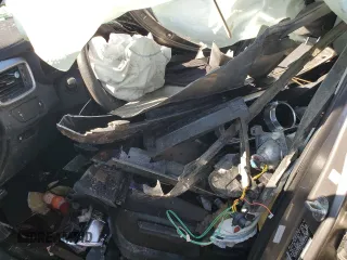2017 Kia Sorento LX z VIN 5XYPG4A35HG265402, wystawiony jako Copart lot #79926994 z przebiegiem Nie podano mil oraz Szkoda całkowita • Salvage title. Historia ofert i sprzedaży dostępna na DreamBid. Obrazek 7.