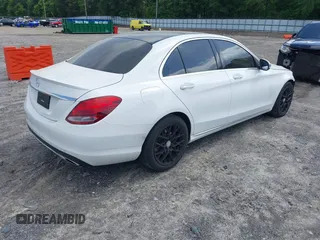 2016 Mercedes-Benz C 300 z VIN 55SWF4JB3GU163946, wystawiony jako IAAI lot #42364271 z przebiegiem 135 157 mil mil oraz . Historia ofert i sprzedaży dostępna na DreamBid. Obrazek 4.