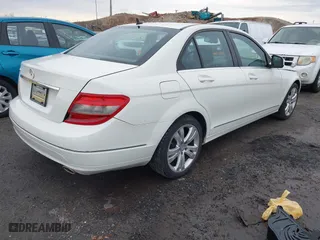 2008 Mercedes-Benz C-Class 3.0L Sport with VIN WDDGF54X98F131864, listed as a IAAI auction lot 41997919 with 108,399 mi miles. Bid and sale history available at carsss.com. Image 4.