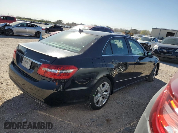 2012 Mercedes-Benz E 350 Luxury with VIN WDDHF2EB3CA596488, listed as a Copart auction lot 87231694 with 113,398 mi miles and Clean title. Bid and sale history available at DreamBid. Image 3.