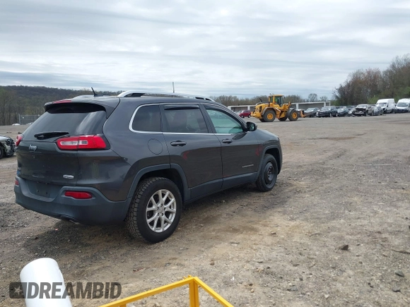 2014 Jeep Cherokee Latitude with VIN 1C4PJMCS5EW201459, listed as a IAAI auction lot 42092653 with 147,430 mi miles. Bid and sale history available at carsss.com. Image 4.