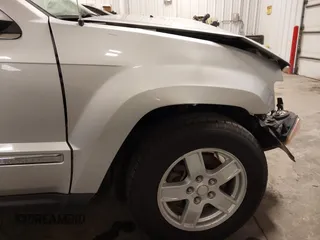 2007 Jeep Grand Cherokee Limited with VIN 1J8HR58P07C574882, listed as a IAAI auction lot 41871194 with 160,055 mi miles and . Bid and sale history available at DreamBid. Image 21.