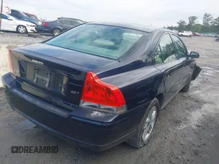 2005 Volvo S60 z VIN YV1RS592952475557, wystawiony jako IAAI lot #42241475 z przebiegiem 213 334 mil mil oraz . Historia ofert i sprzedaży dostępna na DreamBid. Obrazek 4.