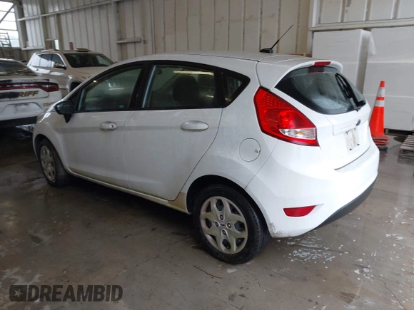 2013 Ford Fiesta S z VIN 3FADP4TJ2DM215185, wystawiony jako IAAI lot #42365480 z przebiegiem 193 072 mil mil oraz . Historia ofert i sprzedaży dostępna na DreamBid. Obrazek 3.