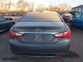 2013 Hyundai Sonata SE with VIN 5NPEC4AC2DH603893, listed as a IAAI auction lot 40996294 with 124,954 mi miles. Bid and sale history available at carsss.com. Image 17.