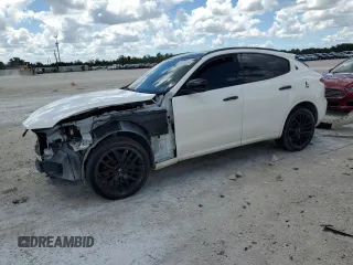 2019 Maserati Levante with VIN ZN661XUA1KX323632, listed as a Copart auction lot 71782484 with 76,392 mi miles and Salvage Title. Bid and sale history available at carsss.com. Image 1.