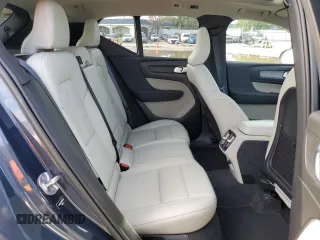 2022 Volvo XC40 Inscription z VIN YV4162UL0N2787155, wystawiony jako Copart lot #49329705 z przebiegiem Nie podano mil oraz Szkoda całkowita • Salvage title. Historia ofert i sprzedaży dostępna na DreamBid. Obrazek 11.