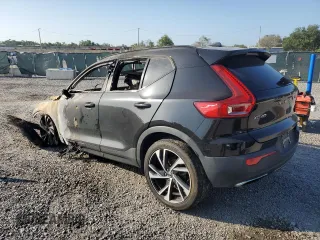 2020 Volvo XC40 R-Design with VIN YV4162UM8L2184542, listed as a Copart auction lot 54740645 with Not provided miles and Non repairable. Bid and sale history available at DreamBid. Image 2.