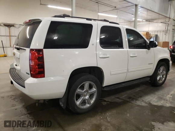 2011 Chevrolet Tahoe LT z VIN 1GNSKBE04BR366265, wystawiony jako Copart lot #55058045 z przebiegiem 136 971 mil mil oraz Szkoda całkowita • Salvage title. Historia ofert i sprzedaży dostępna na DreamBid. Obrazek 3.