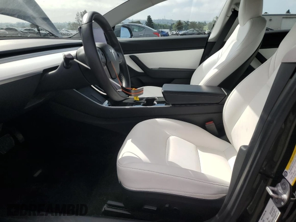 2020 Tesla Model 3 Standard Range Plus z VIN 5YJ3E1EA9LF606716, wystawiony jako Copart lot #52807955 z przebiegiem 40 393 mil mil oraz Szkoda całkowita • Salvage title. Historia ofert i sprzedaży dostępna na DreamBid. Obrazek 7.