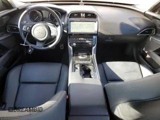 2019 Jaguar XE 25t Premium with VIN SAJAJ4FX2KCP45087, listed as a Copart auction lot 39395124 with 34,035 mi miles. Bid and sale history available at carsss.com. Image 8.