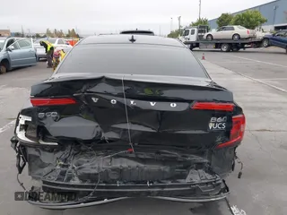 2023 Volvo S90 Plus z VIN LVY062MN1PP348741, wystawiony jako IAAI lot #40519151 z przebiegiem 49 300 mil mil oraz . Historia ofert i sprzedaży dostępna na DreamBid. Obrazek 17.