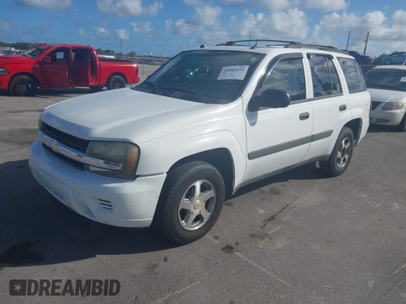 2005 Chevrolet TrailBlazer LT with VIN 1GNDT13S052380505, listed as a IAAI auction lot 40809454 with 139,395 mi miles and . Bid and sale history available at DreamBid. Image 2.