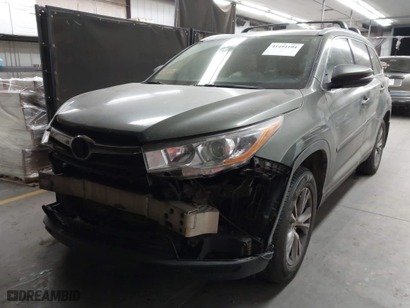 2014 Toyota Highlander XLE with VIN 5TDJKRFH1ES025381, listed as a IAAI auction lot 41494104 with 187,588 mi miles. Bid and sale history available at carsss.com. Image 17.