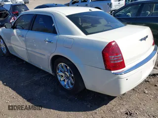 2005 Chrysler 300 with VIN 2C3AA63H75H170384, listed as a IAAI auction lot 41812822 with 1 mi miles. Bid and sale history available at carsss.com. Image 3.