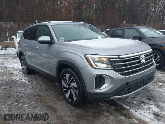 2024 Volkswagen Atlas SE z VIN 1V2HR2CA5RC573575, wystawiony jako IAAI lot #41508927 z przebiegiem 2 647 mil mil oraz . Historia ofert i sprzedaży dostępna na DreamBid. Obrazek 1.
