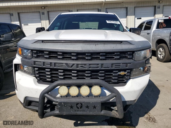 2020 Chevrolet Silverado 1500 Custom with VIN 3GCPYBEK9LG373731, listed as a Copart auction lot 76674344 with 77,439 mi miles and Salvage Title. Bid and sale history available at carsss.com. Image 5.