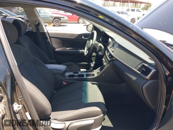 2017 Kia Optima LX z VIN 5XXGT4L39HG126838, wystawiony jako IAAI lot #42487934 z przebiegiem 108 905 mil mil oraz . Historia ofert i sprzedaży dostępna na DreamBid. Obrazek 5.