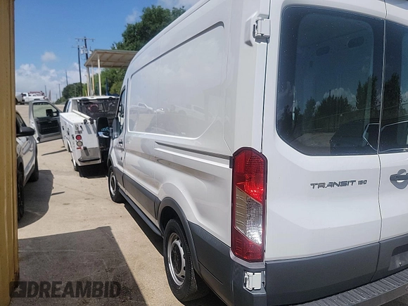 2018 Ford Transit z VIN 1FTYE1CM4JKB42317, wystawiony jako IAAI lot #42558333 z przebiegiem 204 042 mil mil oraz . Historia ofert i sprzedaży dostępna na DreamBid. Obrazek 1.