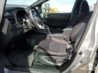 2024 Nissan LEAF SV Plus z VIN 1N4CZ1CV6RC555505, wystawiony jako Copart lot #49623705 z przebiegiem 31 272 mil mil oraz Szkoda całkowita • Salvage title. Historia ofert i sprzedaży dostępna na DreamBid. Obrazek 7.