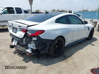 2022 BMW M4 Competition z VIN WBS33AZ04NCJ20752, wystawiony jako IAAI lot #42153801 z przebiegiem 9523 mil mil oraz . Historia ofert i sprzedaży dostępna na DreamBid. Obrazek 4.